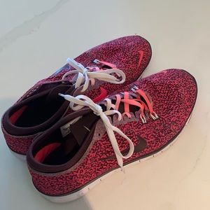 Nike pink woman’s shoes